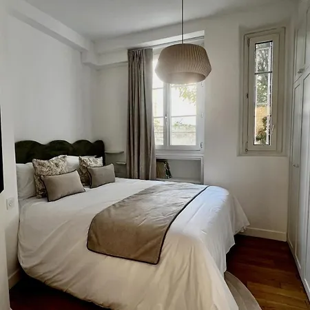 Grenelle Design Apartment Paris
